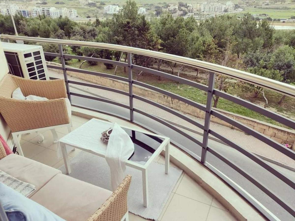 Cosy Designer Finished Apartment With Unobstructed Views St. Paul's Bay Exterior foto